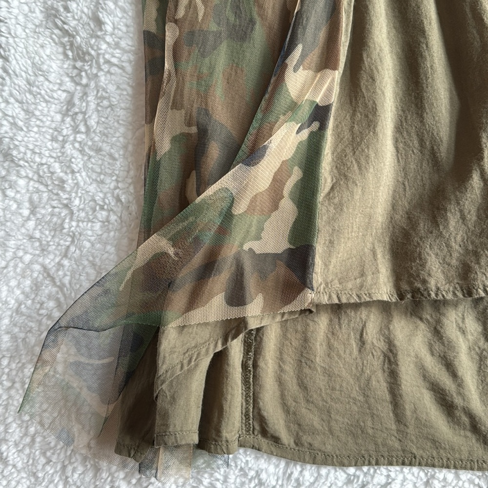 V Cristina camouflage  sleeveless shirt Medium - Picture 4 of 12